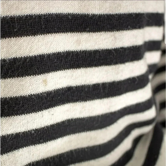 H&M Striped V-neck Sweater - Picture 4 of 4